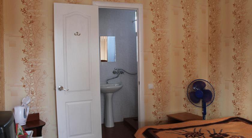 Гостиница Guest House Gorkogo 60 Алушта